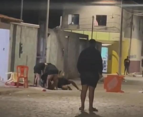 Suspeito é preso com faca após ataque em bairro de Serrinha