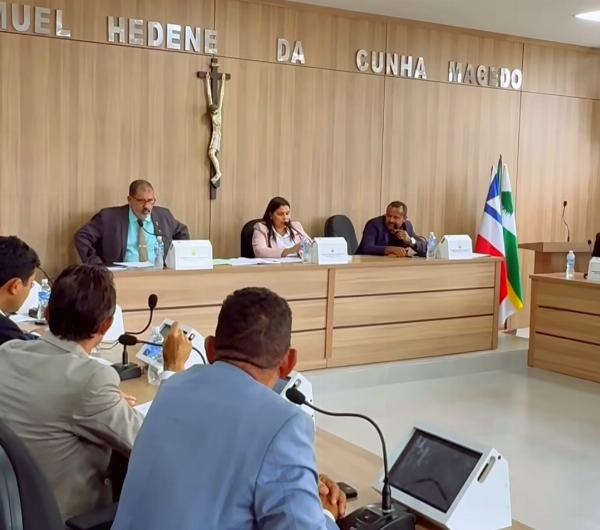 340 litros por dia: consumo de água na Câmara de Santaluz gera questionamentos