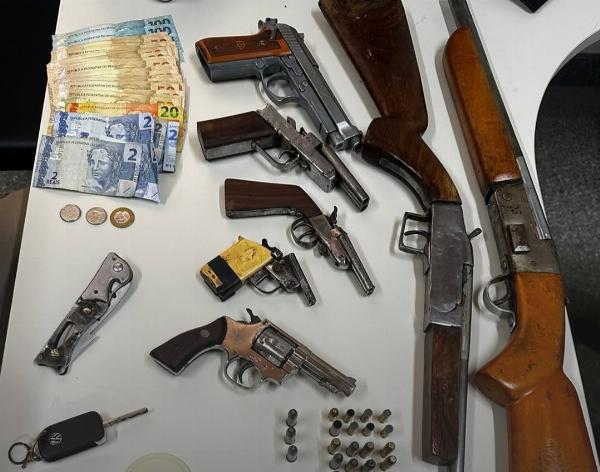 CIPE Nordeste prende dois suspeitos e apreende arsenal na zona rural de Nova Soure