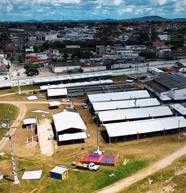 Expo Serrinha 2026 começa com shows e expectativa de 75 mil visitantes