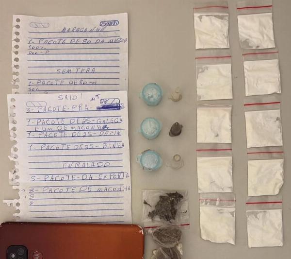 Homem é preso por suspeita de envolvimento com o tráfico de drogas na zona rural de Irará