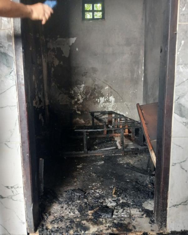 Justiça mantém prisão de mãe de crianças mortas em incêndio em Serrinha