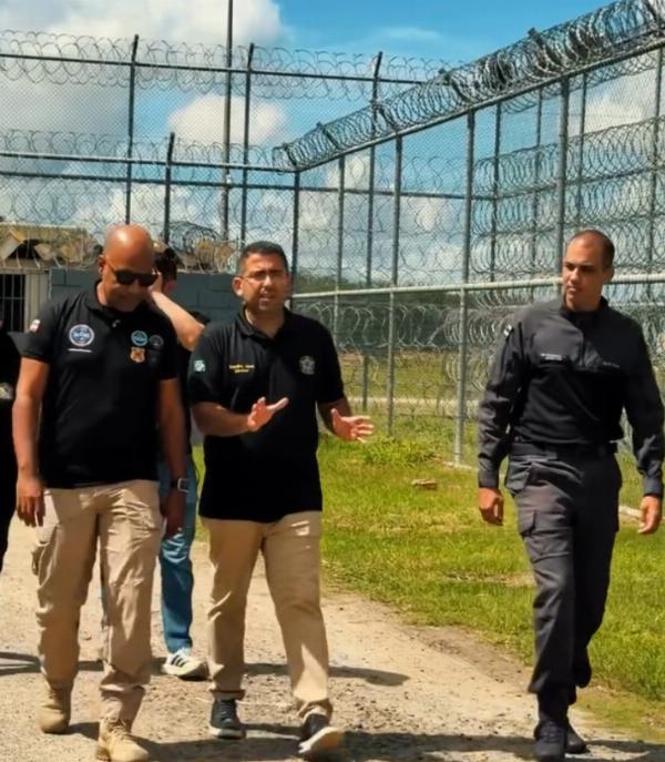 Senappen visita Conjunto Penal de Serrinha e acompanha ações da unidade