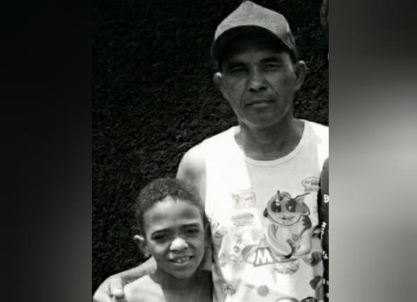 Pai e filho morrem após moto ser atingida por carro na BA-120, em Queimadas