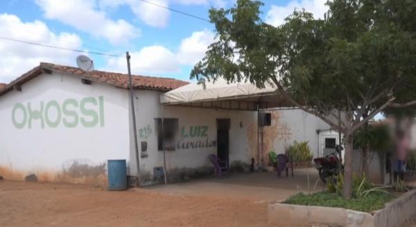Pai de santo é acusado de queimar fiéis com ferro quente e charutos durante rituais em Araci