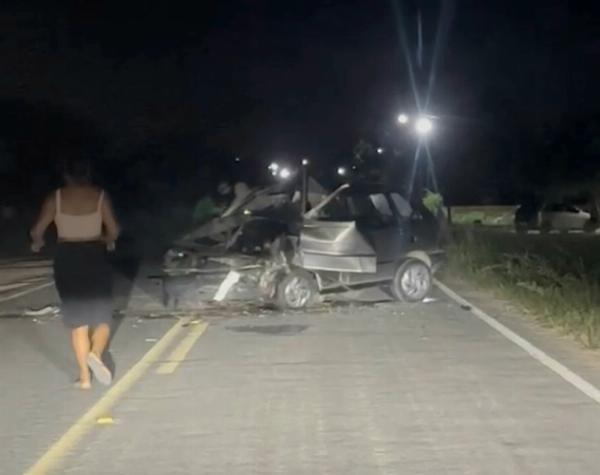 Idoso de 80 anos morre após carro bater de frente com outro veículo na BA-400, em Lamarão