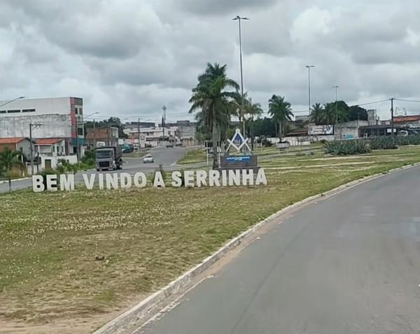 Prefeitura de Serrinha autoriza uso de detectores de metais na entrada de escolas municipais