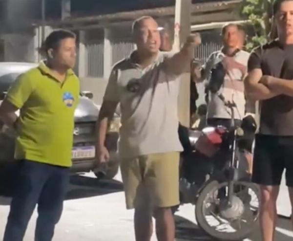 Prefeito de Água Fria se exalta durante confusão eleitoral e chama mulher de "cadela"