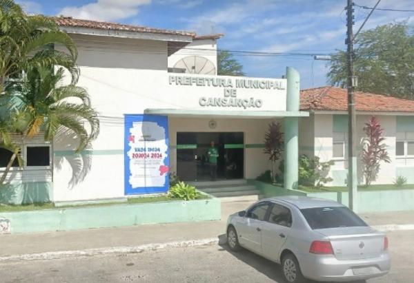 Prefeita de Cansanção nomeia filha para chefia de Gabinete; família foi condenada por lavagem de dinheiro