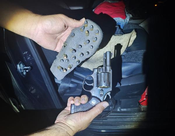 ARACI - Homem é preso por tentativa de homicídio e porte ilegal de arma de fogo
