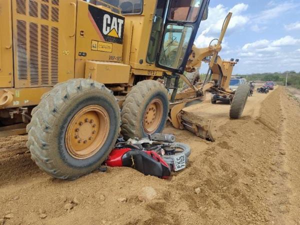 Idoso morre atropelado por máquina de obra em Ichu