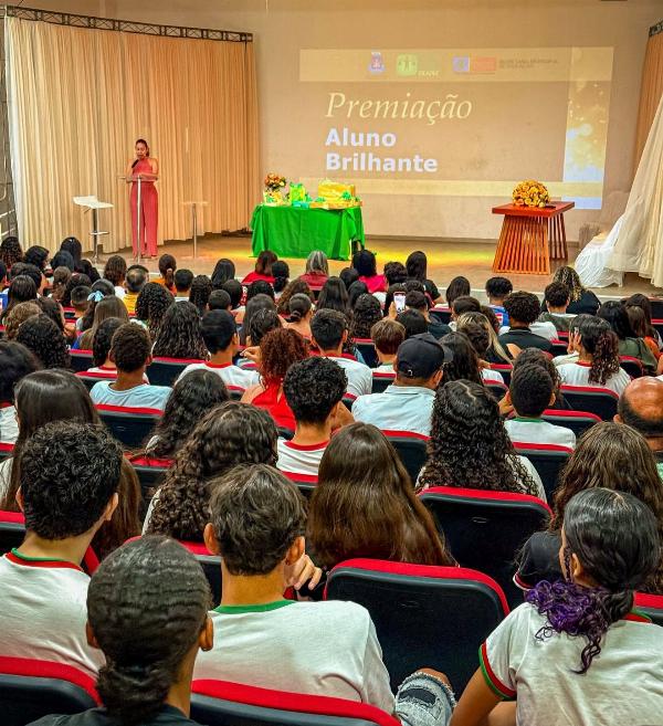Polícia Civil participa da cerimônia de premiação do Projeto “Aluno Brilhante” em Euclides da Cunha