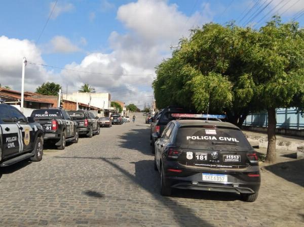 Polícia prende suspeitos de obrigar menina de 11 anos a manter relações sexuais em Riachão do Jacuípe