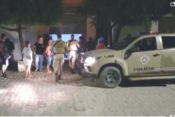 Jovem de 19 anos é morto a tiros dentro de restaurante em Capim Grosso