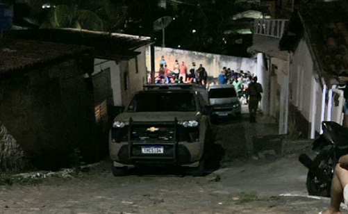 Homem é morto a tiros após invadir residência da prefeita de Mundo Novo
