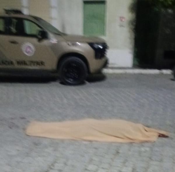 Homem é morto com facada na zona rural de Cansanção