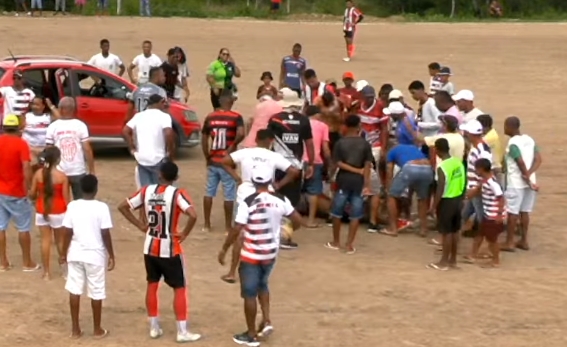 Barrocas: Jogador de futebol amador sofre mal súbito durante jogo e morre dois dias depois