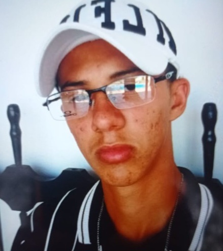 Motorista de transporte escolar é morto a tiros enquanto conduzia van com estudantes em Queimadas
