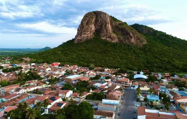 Homem de 30 anos é morto a tiros nos fundos de academia em Tanquinho