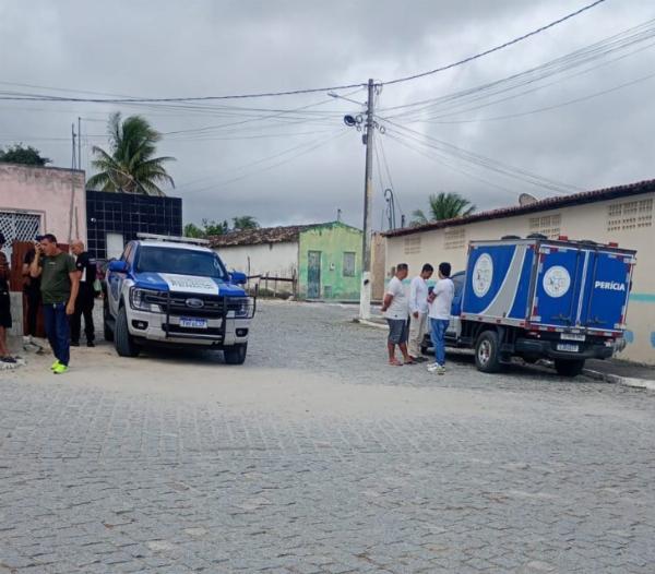 Homem é morto com facada na zona rural de Cansanção