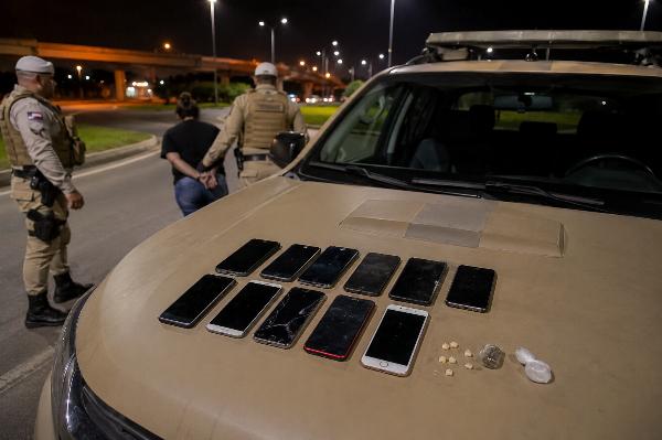 Mulher é presa por furtar 12 celulares durante aniversário de Senhor do Bonfim