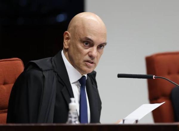 Alexandres de Moraes é líder de pedidos de impeachment no Senado