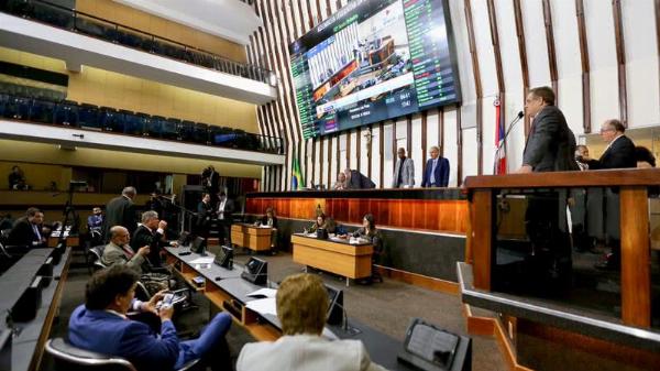 Deputados aprovam criação de cargo de delegado-geral adjunto e 25 novos batalhões da PM na Bahia