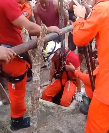 Criança cai em poço de 10 metros e é resgatada junto com o pai em São Gonçalo dos Campos